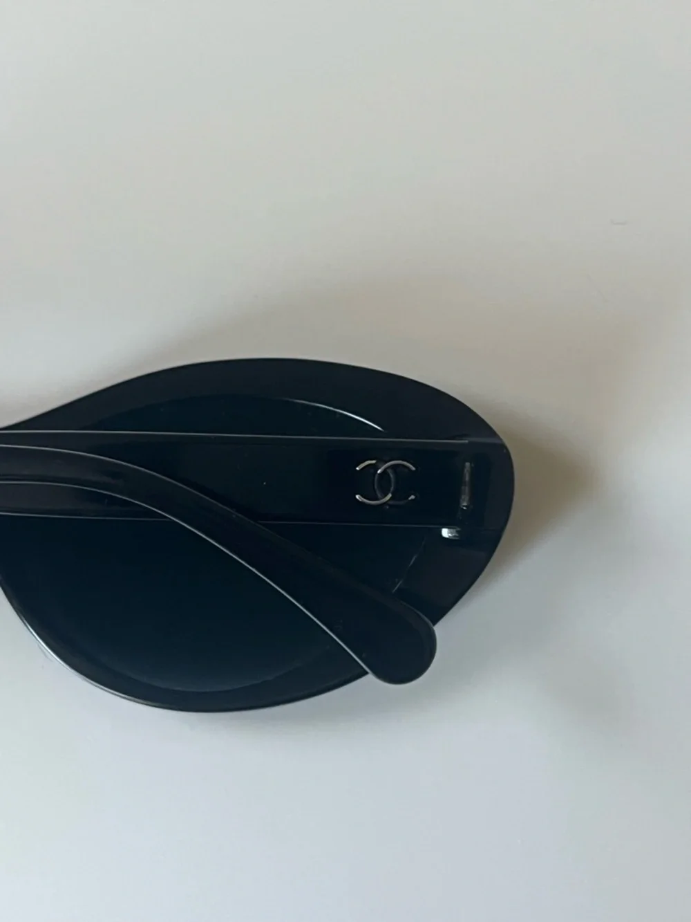 CHANEL 5416 Oval Logo Sunglasses